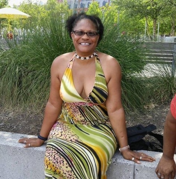 Meet your Posher, Lenora - Picture 1 of 1